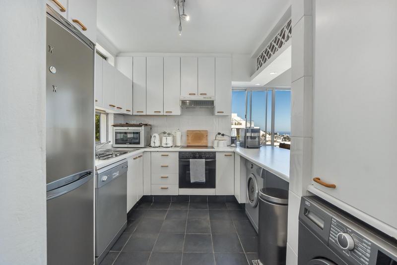 To Let 2 Bedroom Property for Rent in Sea Point Western Cape